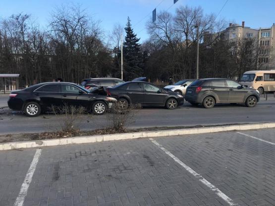 В массовой аварии в Новочеркасске пострадал один из водителей