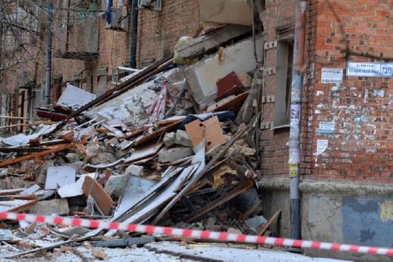 В Ростове в разрушенном дома на Нариманова заварили двери после "набега" бывших жильцов