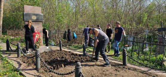 В преддверии Пасхи Радоницы в Ростове продли время работы городских кладбищ 