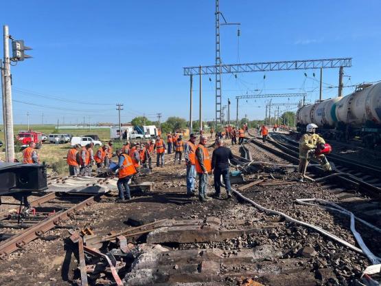 После пожара в Ростовской области задержали пассажирские поезда