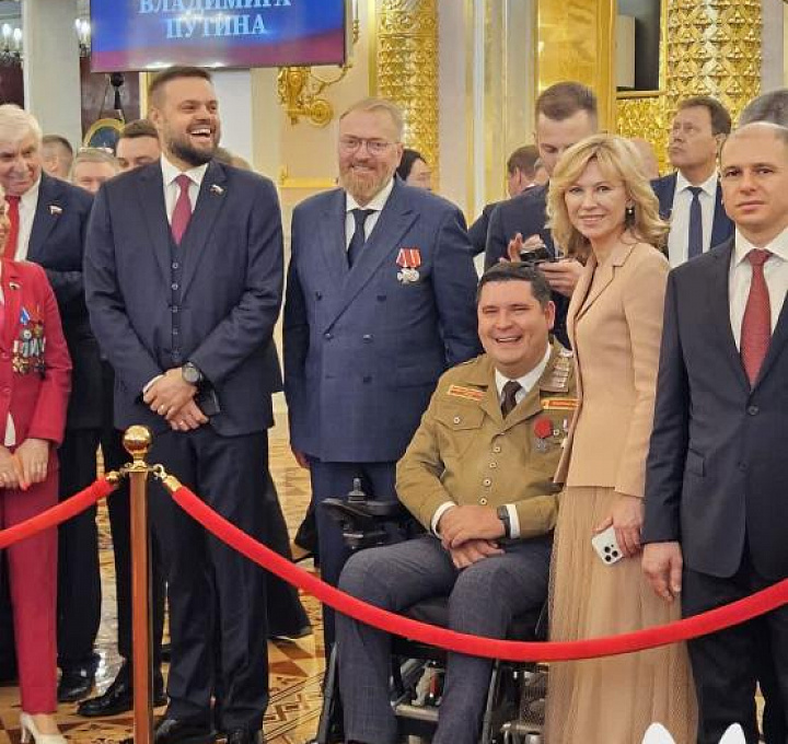 Ксения Собчак прокомментировала стоимость костюма депутата Госдумы от Ростовской области на инаугурации Путина 