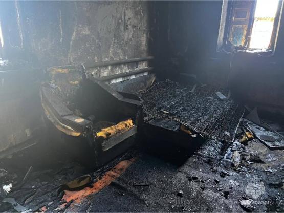 В Ростовской области в пожаре погиб 9-летний ребенок, еще двоих детей госпитализировали 