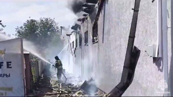 В Ростовской области произошел пожар в магазине одежды 
