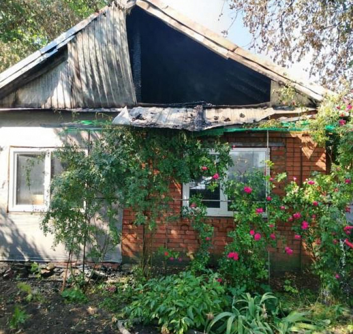 В Ростовской области из-за неисправного шуроповерта загорелся частный дом 